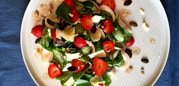 Salade d’épinards et fraises