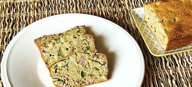 Cake sans gluten courgette et lardons