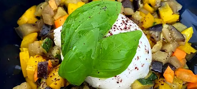 Légumes d’été et sa burrata