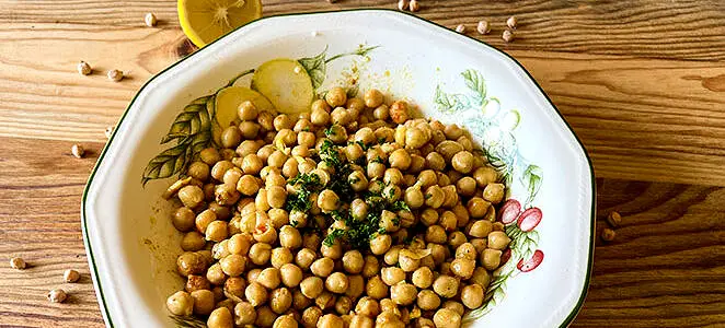 Salade de pois chiches épicés