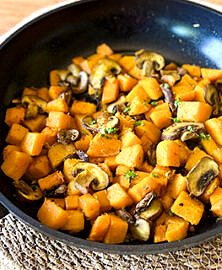 Poêlée de butternut et champignons à l’échalote