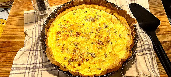 Tarte oignon et pommes aux graines de tournesol